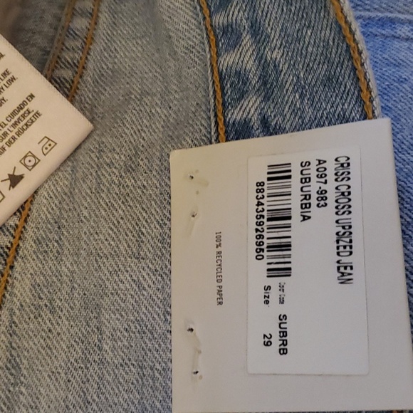 Criss Cross Upsized Jean in Suburbia - Picture 4 of 5